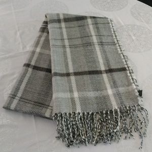Steve Madden scarf one size